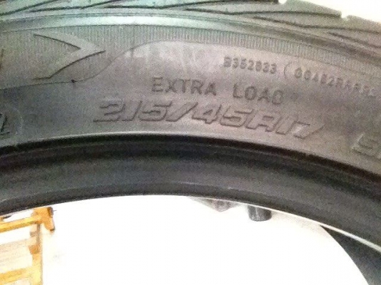 ขายยาง Goodyear 215 45 17 ปี12 สภาพสวยไม่บวมไม่ปะไม่มีแตกลายงา 1คู่ ราคา1ุ600บาท โทร0924462525โส กทม