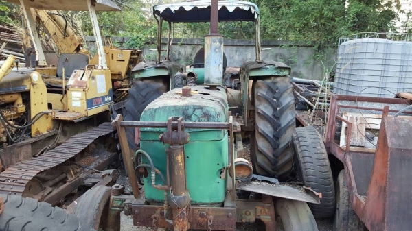 ขายตามสภาพ รถไถ JOHN DEERE เครื่องชาร์ฟติด เกียร์เฟืองท้ายดี ยางดี อุปกร์มีแต่ผานดันหน้า ราคาต่อรองได้