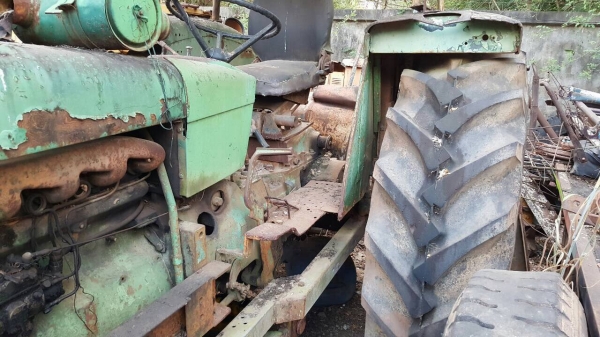 ขายตามสภาพ รถไถ JOHN DEERE เครื่องชาร์ฟติด เกียร์เฟืองท้ายดี ยางดี อุปกร์มีแต่ผานดันหน้า ราคาต่อรองได้