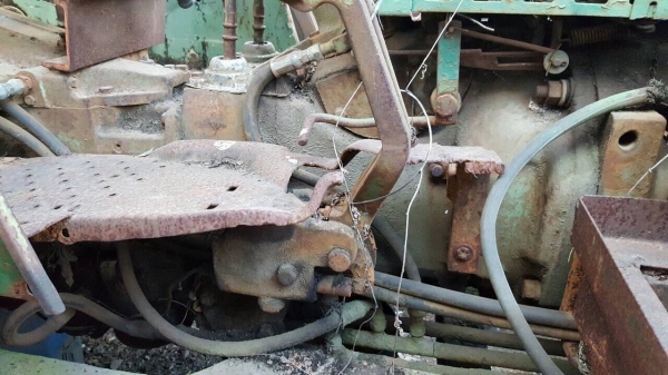 ขายตามสภาพ รถไถ JOHN DEERE เครื่องชาร์ฟติด เกียร์เฟืองท้ายดี ยางดี อุปกร์มีแต่ผานดันหน้า ราคาต่อรองได้