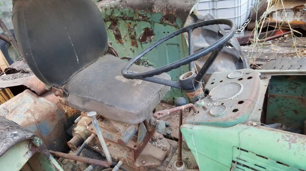 ขายตามสภาพ รถไถ JOHN DEERE เครื่องชาร์ฟติด เกียร์เฟืองท้ายดี ยางดี อุปกร์มีแต่ผานดันหน้า ราคาต่อรองได้