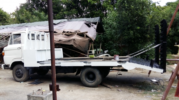 ขายด่วนครับ 6ล้อ รถเทรนเลอร์ หางพับได้ บรรทุกแบคโฮ และ รถไถเล็ก วางหางใหม่ ครับ