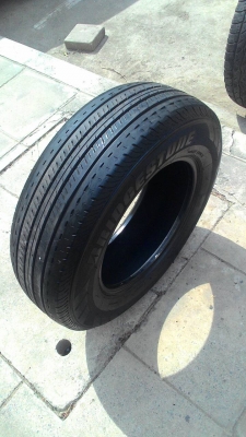 205/70R15 BRIDGESTONE DURAVIS R611 ปี2015 ไม่มีปะ มี 1 เส้น  tel.081-427-3941 ไอดีไลน์ autobot107