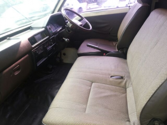 ตู้ L300 มือเดียว พาวเวอร์ สวยเดิม เกียร์คอ ประตูคู่ สวยคลาสสิค วิ่งน้อย