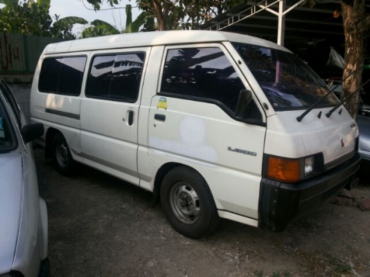 ตู้ L300 มือเดียว พาวเวอร์ สวยเดิม เกียร์คอ ประตูคู่ สวยคลาสสิค วิ่งน้อย