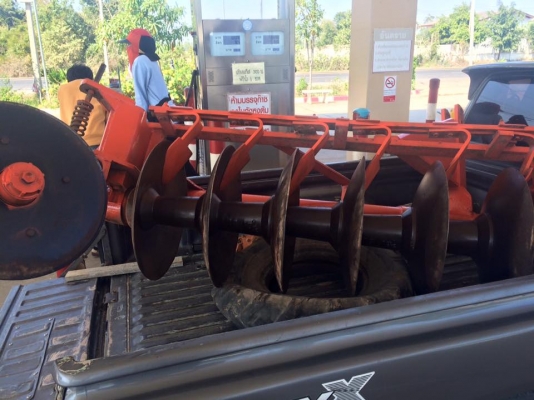 .ขายด่วนผาน 6  โครงใหญ่ใช้กับ 50-60 ฟอร์ดใช้ได้ แรงรับประกันใบเต็มลูกปืนแน่พร้อมใช้งานไม่ผิดหวัง  สนใจโทรคุยกันต่อรองได้คับ 084-548-6359 สุชาติ