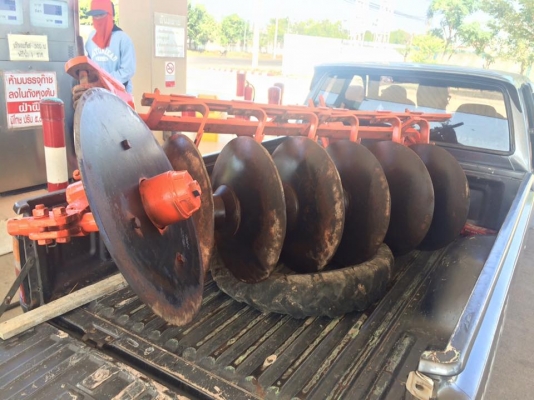 .ขายด่วนผาน 6  โครงใหญ่ใช้กับ 50-60 ฟอร์ดใช้ได้ แรงรับประกันใบเต็มลูกปืนแน่พร้อมใช้งานไม่ผิดหวัง  สนใจโทรคุยกันต่อรองได้คับ 084-548-6359 สุชาติ