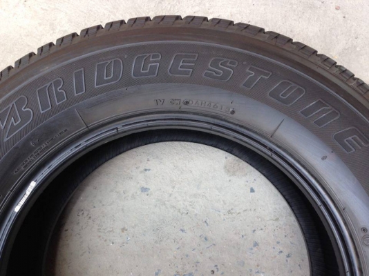 ยาง Bridgstone 255-65-17 ปลายปี 13 ครบชุด 4 เส้น 4500 สภาพสวยๆไม่กินข้างไม่มีปะไม่บวมดอกยางเหลือเยอะวิ่งใด้อีกนานค่ะ