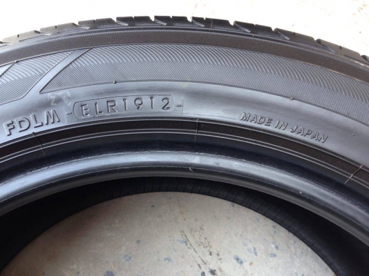 ยาง YOKOHAMA 215-55-17 ปี 12 MADE IN JAPAN ครบชุด 4 เส้น 4000 สภาพสวยๆไม่บวมดอกยางเหลือเยอะเอาไปวิ่งใช้งานใด้อีกนานค่ะ