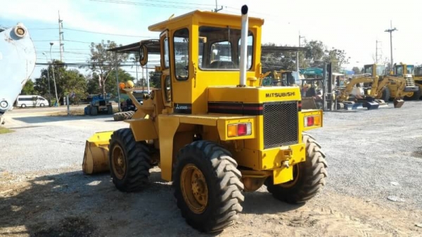 Mitsubishi WS 400 เทียบเท่า 507 นำเข้าจากญี่ปุ่น สวยน่าใช้ คล่องตัว โทร.090-986-2521 อ๊อบ