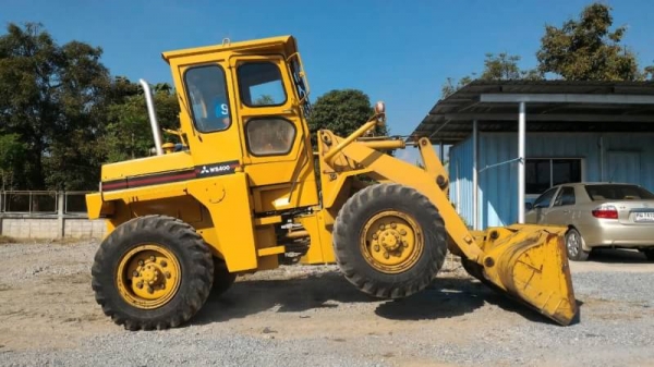 Mitsubishi WS 400 เทียบเท่า 507 นำเข้าจากญี่ปุ่น สวยน่าใช้ คล่องตัว โทร.090-986-2521 อ๊อบ