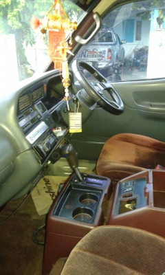 ขายด่วน รถตู้ขนส่ง Toyota รถใช้งานอยู่ปกติ ทะเบียน พรบ. พร้อมโอน