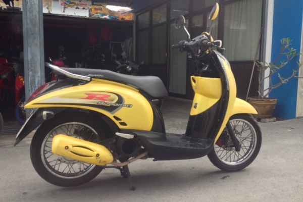 ขาย ราคา ตามนี้ สนใจติดต่อ ต่อรองราคา แชท ครับ เอกสารครบ เครื่องดี ทุกคัน ภาษีขาดไม่เกิน รถพร้อมใช้งาน สกุ๊ปปี้ไอ สีเหลือง 14500 เครื่องเงียบมาก นูโว้ตัวเก่า สีแดง 13500 เครื่องดีสภาพเดิมๆ นูโว้อิลิแก๊น สีน้ำเงิน 15500 เครื่องเงียบๆ พร้อมใช้งาน คลิกตัวเก่