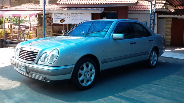 ขาย Benz E230 W210 ปี1997 รถบ้านฝากลงขาย เพิ่งผ่อนหมด  ไม่มีคนใช้ สภาพจอดมากกว่าใช้   ไฟหน้าซีนอนท์ Benzแท้ เบาะหน้าไฟฟ้า