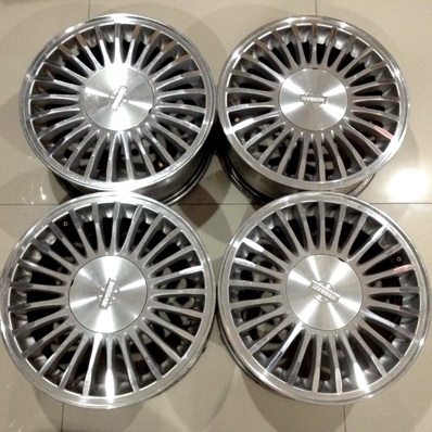 ล้อ15นิ้ว CEFIRO A32