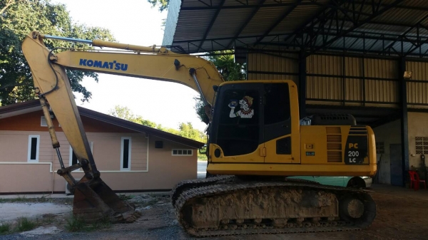ขายKOMATSU PC160-8 สภาพสวยพร้อมใช้ราคาต่อรองได้ ติดต่อได้ที่คุณอ๊อฟ พิจิตร 086-737-9991,080-616-8448