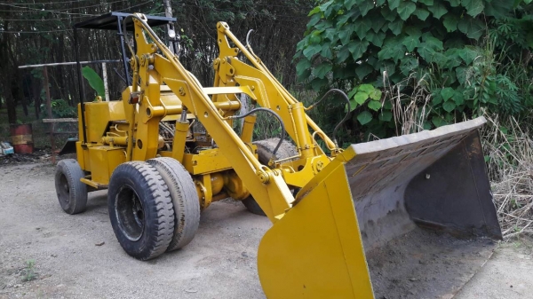 ขายรถตัก KOMATSU รุ่น FD25 สภาพดี ขายรถตัก KOMATSU รุ่น FD25 สภาพดี