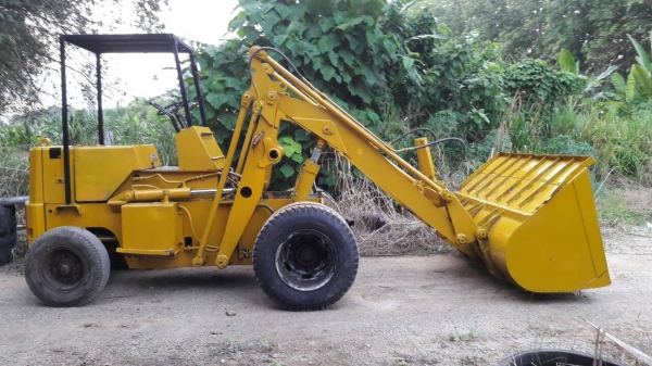 ขายรถตัก KOMATSU รุ่น FD25 สภาพดี ขายรถตัก KOMATSU รุ่น FD25 สภาพดี