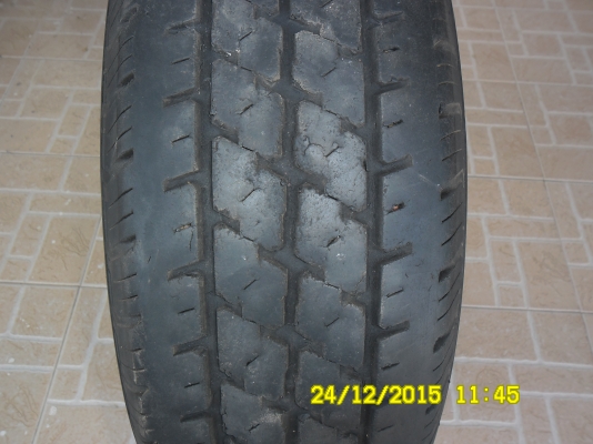 ขายยางบริดโตน 215/14 LEO 677 ยางปี2011 บรรทุก ดอกยางเหลือเยอะ
