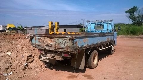 ขายรถ6ล้อมีข้างเสริม  สภาพดีใช้งานได้ เล่มทะเบียนครบ