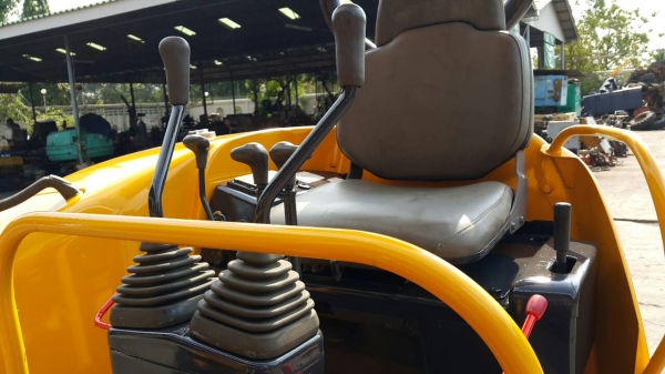 ขาย รถขุด KOMATSU รุ่น PC30FR มือสองญี่ปุ่น แทร็กเหล็ก สลักแน่น ท้ายกลม คอนโทรลสั้น มือถือ /LINE ID : 0818753444 ขาย รถขุด KOMATSU รุ่น PC30FR มือสองญี่ปุ่น แทร็กเหล็ก สลักแน่น ท้ายกลม คอนโทรลสั้น มือถือ /LINE ID : 0818753444