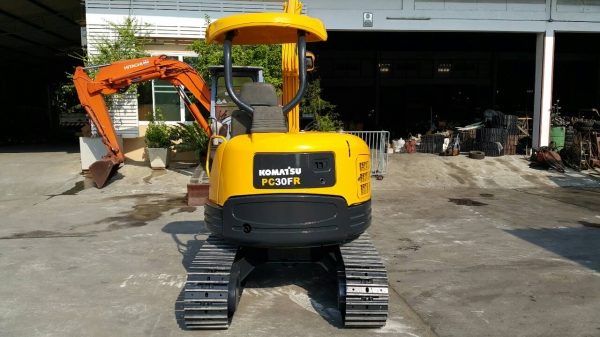 ขาย รถขุด KOMATSU รุ่น PC30FR มือสองญี่ปุ่น แทร็กเหล็ก สลักแน่น ท้ายกลม คอนโทรลสั้น มือถือ /LINE ID : 0818753444 ขาย รถขุด KOMATSU รุ่น PC30FR มือสองญี่ปุ่น แทร็กเหล็ก สลักแน่น ท้ายกลม คอนโทรลสั้น มือถือ /LINE ID : 0818753444