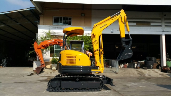 ขาย รถขุด KOMATSU รุ่น PC30FR มือสองญี่ปุ่น แทร็กเหล็ก สลักแน่น ท้ายกลม คอนโทรลสั้น มือถือ /LINE ID : 0818753444 ขาย รถขุด KOMATSU รุ่น PC30FR มือสองญี่ปุ่น แทร็กเหล็ก สลักแน่น ท้ายกลม คอนโทรลสั้น มือถือ /LINE ID : 0818753444