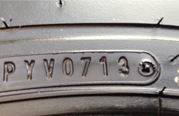 ยาง All Dunlop 30 9.5 R15 ปี13 ดอกเต็ม ราคาไม่แพง