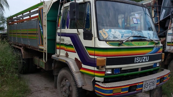 สิบล้อ อีซูซุ FVZ12MY 175 สโลส 2เพา ดั้ม สภาพดีสวยพร้อมใช้ ทะเบียนพร้อมโอน สิบล้อ อีซูซุ FVZ12MY 175 สโลส 2เพา ดั้ม สภาพดีสวยพร้อมใช้ ทะเบียนพร้อมโอน