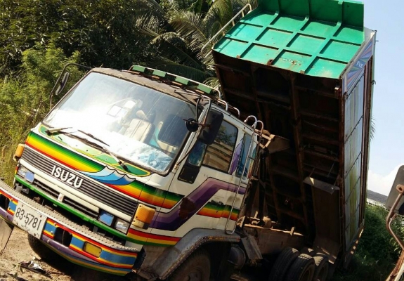 สิบล้อ อีซูซุ FVZ12MY 175 สโลส 2เพา ดั้ม สภาพดีสวยพร้อมใช้ ทะเบียนพร้อมโอน สิบล้อ อีซูซุ FVZ12MY 175 สโลส 2เพา ดั้ม สภาพดีสวยพร้อมใช้ ทะเบียนพร้อมโอน