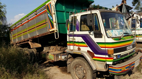 สิบล้อ อีซูซุ FVZ12MY 175 สโลส 2เพา ดั้ม สภาพดีสวยพร้อมใช้ ทะเบียนพร้อมโอน สิบล้อ อีซูซุ FVZ12MY 175 สโลส 2เพา ดั้ม สภาพดีสวยพร้อมใช้ ทะเบียนพร้อมโอน