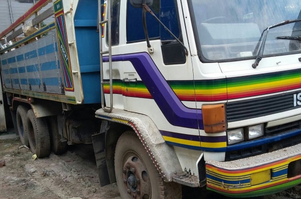 สิบล้อ อีซูซุ FVZ12MY 175 สโลส 2เพา ดั้ม สภาพดีสวยพร้อมใช้ ทะเบียนพร้อมโอน สิบล้อ อีซูซุ FVZ12MY 175 สโลส 2เพา ดั้ม สภาพดีสวยพร้อมใช้ ทะเบียนพร้อมโอน