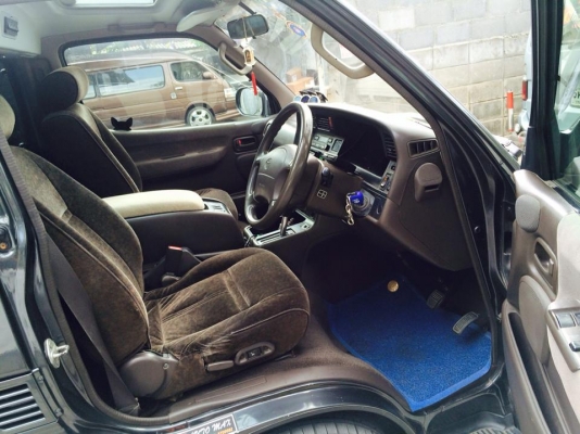 ขายรถตู้หัวจรวดแต่งนอกทั้งคัน