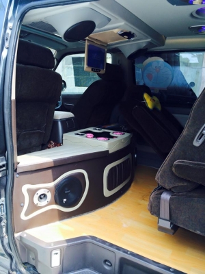 ขายรถตู้หัวจรวดแต่งนอกทั้งคัน