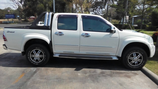 ขายด่วน ISUZU D-MAX (ปี2010) 4 ประตูสีขาว สภาพดีมาก ขายด่วน ISUZU D-MAX (ปี2010) 4 ประตูสีขาว สภาพดีมาก