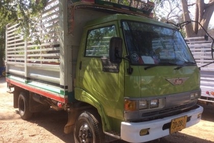 HINO 6ล้อ(เครื่อง160แรง WO6D)เครื่องดี พวงมาลัยพาวเวอร์ คานหน้า-หลัง F ยางดี ครัทซีสวย รถพร้อมใช้ เหมาะเอาไปทำดั๊มขาย 360,000บาท (ศุภากร 081- 1903107 ,081-4252943)