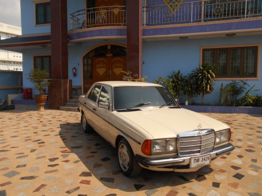 เบนซ์ บอดี้ 123 สภาพสวยมาก สีเหลืองงาช้าง (เบอร์ติดต่อ 081-942-5002)