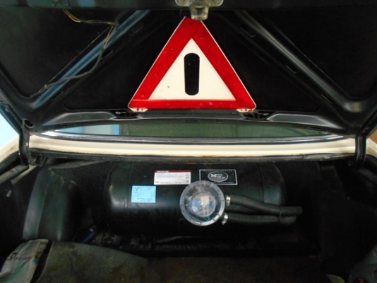 เบนซ์ บอดี้ 123 สภาพสวยมาก สีเหลืองงาช้าง (เบอร์ติดต่อ 081-942-5002)