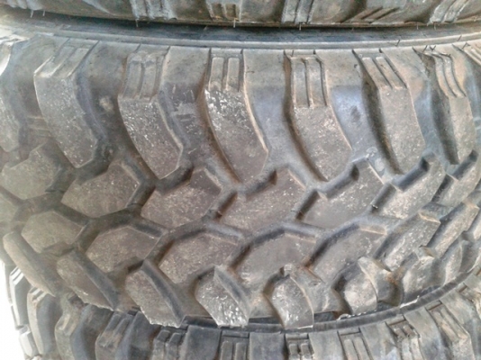 ขายล้อแม็กวีโก้พร้อมยาง Mud 31x10.5x15 ขาย 10000 บาท ติดต่อ 088-2885153