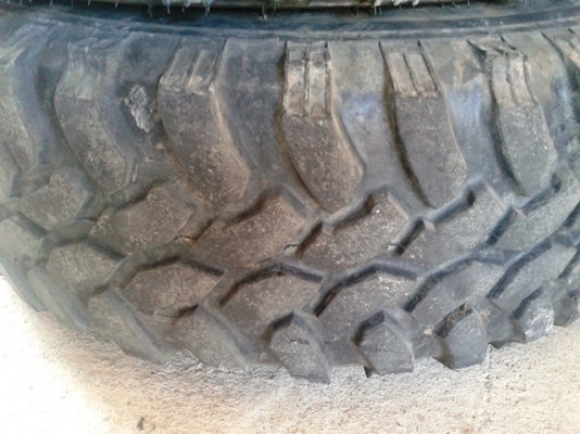 ขายล้อแม็กวีโก้พร้อมยาง Mud 31x10.5x15 ขาย 10000 บาท ติดต่อ 088-2885153