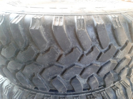 ขายล้อแม็กวีโก้พร้อมยาง Mud 31x10.5x15 ขาย 10000 บาท ติดต่อ 088-2885153