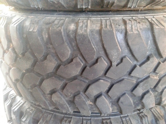 ขายล้อแม็กวีโก้พร้อมยาง Mud 31x10.5x15 ขาย 10000 บาท ติดต่อ 088-2885153