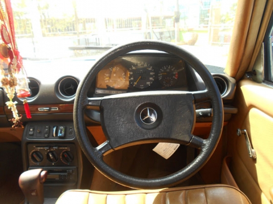 เบนซ์ บอดี้ 123 สภาพสวยมาก สีเหลืองงาช้าง (เบอร์โทรติดต่อ 081-942-5002)