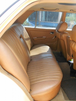 เบนซ์ บอดี้ 123 สภาพสวยมาก สีเหลืองงาช้าง (เบอร์โทรติดต่อ 081-942-5002)