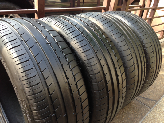 ยาง Michelin 245 45 20 ปลายปี12 สภาพดี ดอกเต็ม ไม่มีปะ ราคาไม่แพง ยาง Michelin 245 45 20 ปลายปี12 สภาพดี ดอกเต็ม ไม่มีปะ ราคาไม่แพง