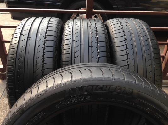 ยาง Michelin 245 45 20 ปลายปี12 สภาพดี ดอกเต็ม ไม่มีปะ ราคาไม่แพง ยาง Michelin 245 45 20 ปลายปี12 สภาพดี ดอกเต็ม ไม่มีปะ ราคาไม่แพง