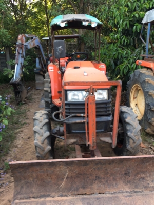 ขาย 190,000 รถไถ KUBOTA L3408 พร้อมดันหน้า และผานพรวน สภาพเดิม สีเดิม  สอบถามได้ ร้าน DC Tractor Rayong 0818618678 ,0899347475 อยู่ตัวอำเภอแกลง ติดถนนสุขุมวิท กม.ที่ 268-269 ถนน4เลนเดินทางสะดวก id line=0818618678 id line=carbonthai มีรถขนส่งบริการทั่วไทย