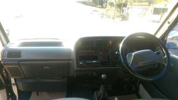 รถตู้ Toyota Hiace
