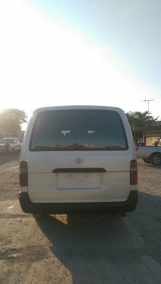 รถตู้ Toyota Hiace