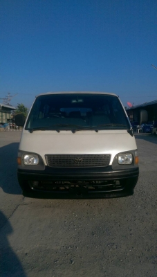 รถตู้ Toyota Hiace